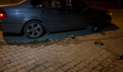 Milas’ta Ara Sokakta Bozuk Yol Sebebiyle Otomobil Zarar Gördü