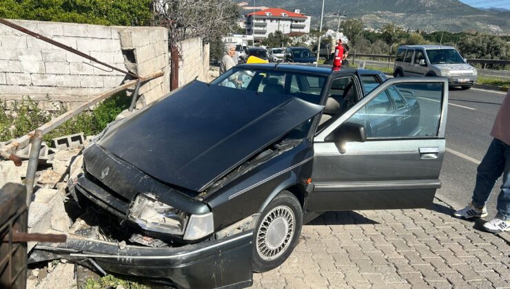 Milas’ta Zincirleme Trafik Kazası: Ani Manevra Üç Aracın Çarpışmasına Sebep Oldu