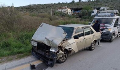Milas’ta İki Araçlı Kaza: Yolcu Yaralandı