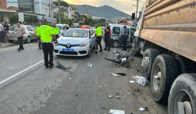 Beçin’de Motosiklet kamyonetle çarpıştı: 2 ağır yaralı