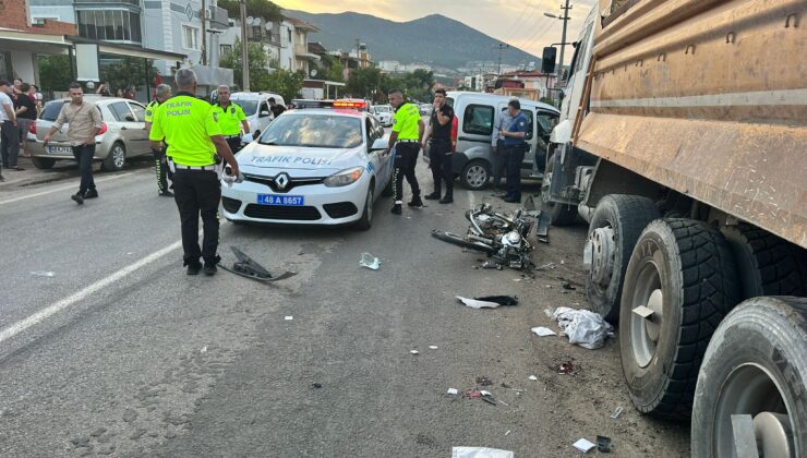 Beçin’de Motosiklet kamyonetle çarpıştı: 2 ağır yaralı
