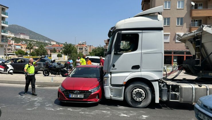 Milas’ta Tır ve Otomobilin Korkutan Çarpışması: 2 Yaralı