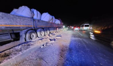 Milas’ta Feci TIR Kazası: Şoför Felaketi Son Anda Önledi