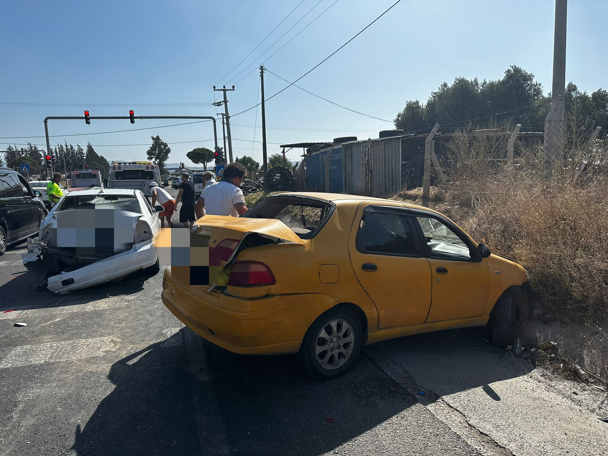 Milas-Bodrum karayolunda korkutan kaza: 4 yaralı