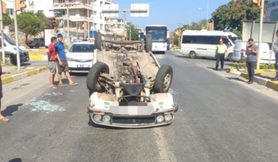 Adliye Kavşağı’nda Kırmızı Işık İhlali Yapan Otomobil Devrildi: Sürücü Yaralandı
