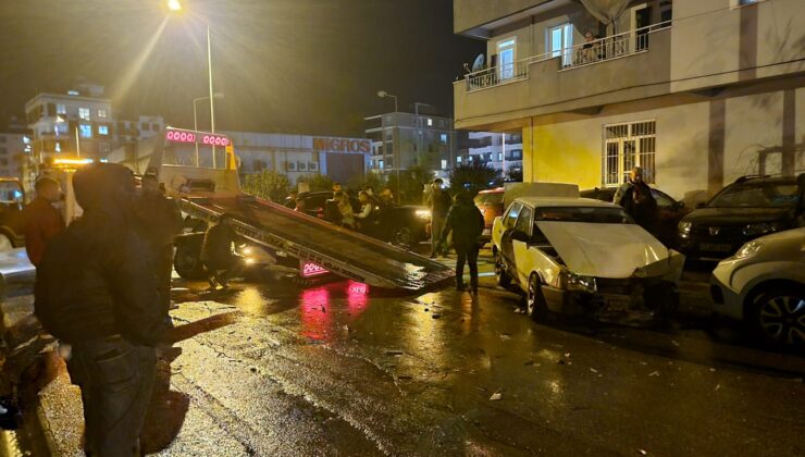 Milas Cumhuriyet Mahallesi’nde Korkutan Kaza: 2 Otomobil Çarpıştı