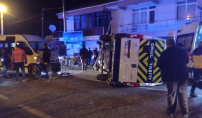 Milas’ta Personel Taşıyan Minibüsler Çarpıştı: 29 Kişi Yaralandı