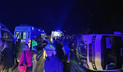 Muğla’da öğrencileri taşıyan otobüs şarampole devrildi: 25 yaralı